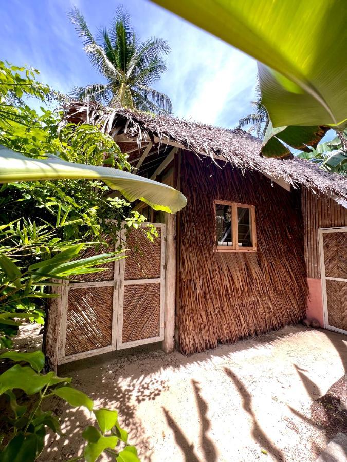 Secret Pool Villa Tuason Beach Генерал-Луна Экстерьер фото